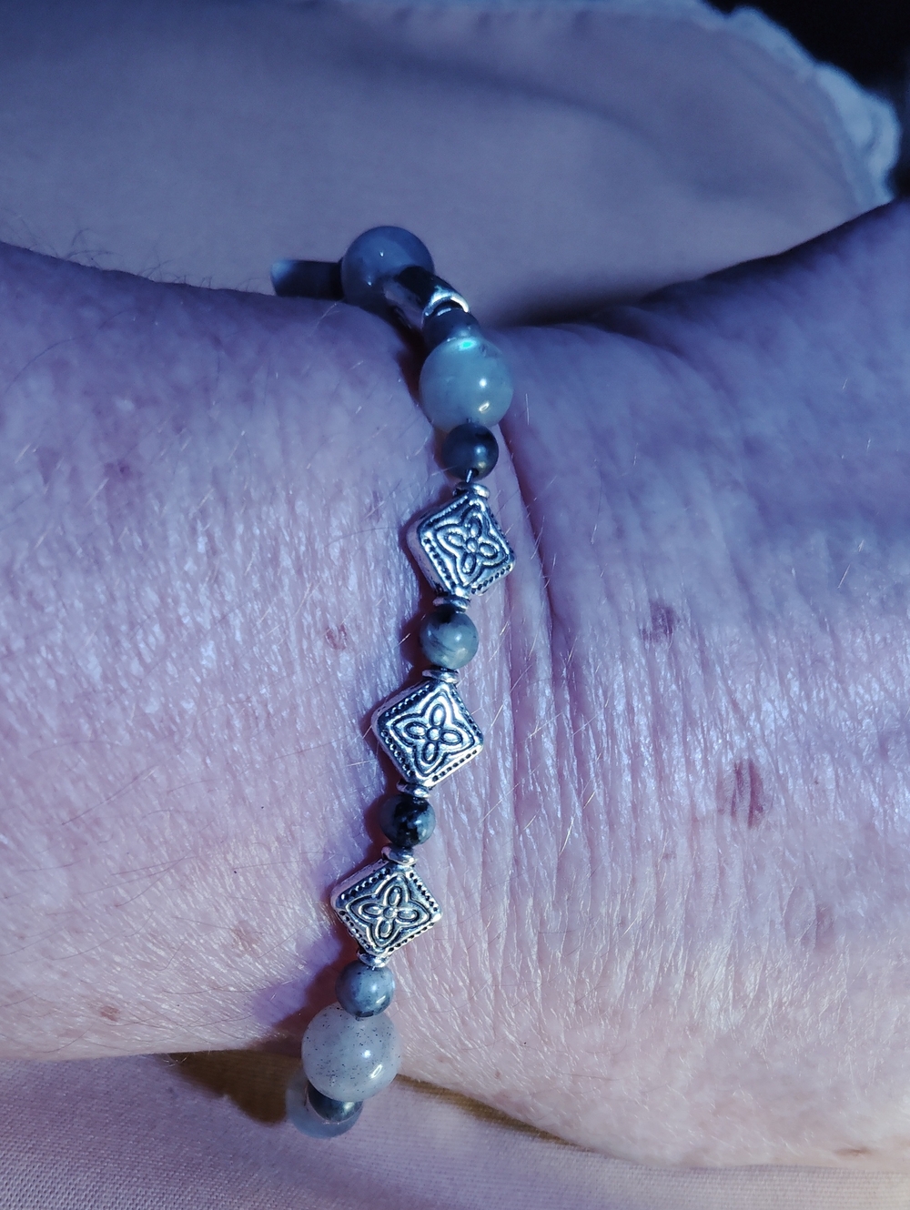 ✔️LABRADORITE, VOLCANIC ROCK. STERLING LOBSTER CLAW CLASP  BRACELET.. 8"LONG
